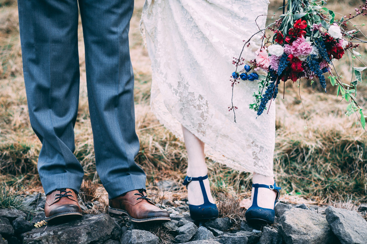 Свадебные чулки – красиво, нежно, стильно!